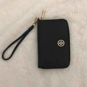 Tory Burch Robinson Smartphone Wristlet Wallet